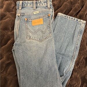 Wrangler Women's Light Blue Straight-Leg Jeans